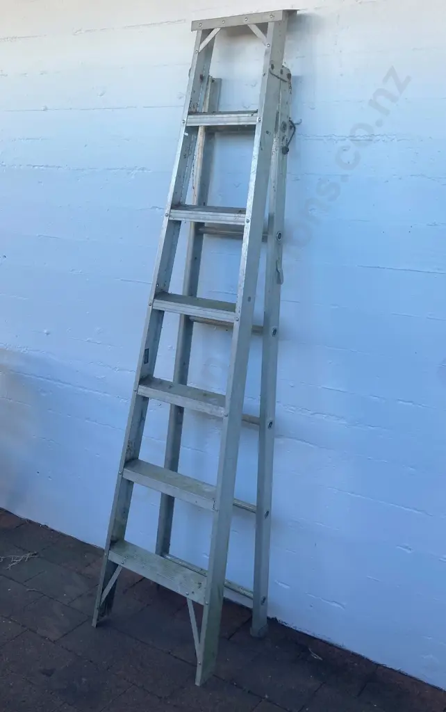 Aluminium Ladder, Wholesale & Industrial Supplies, 1.98m, 7 Step (Missing Safety Catch) Image 1++
