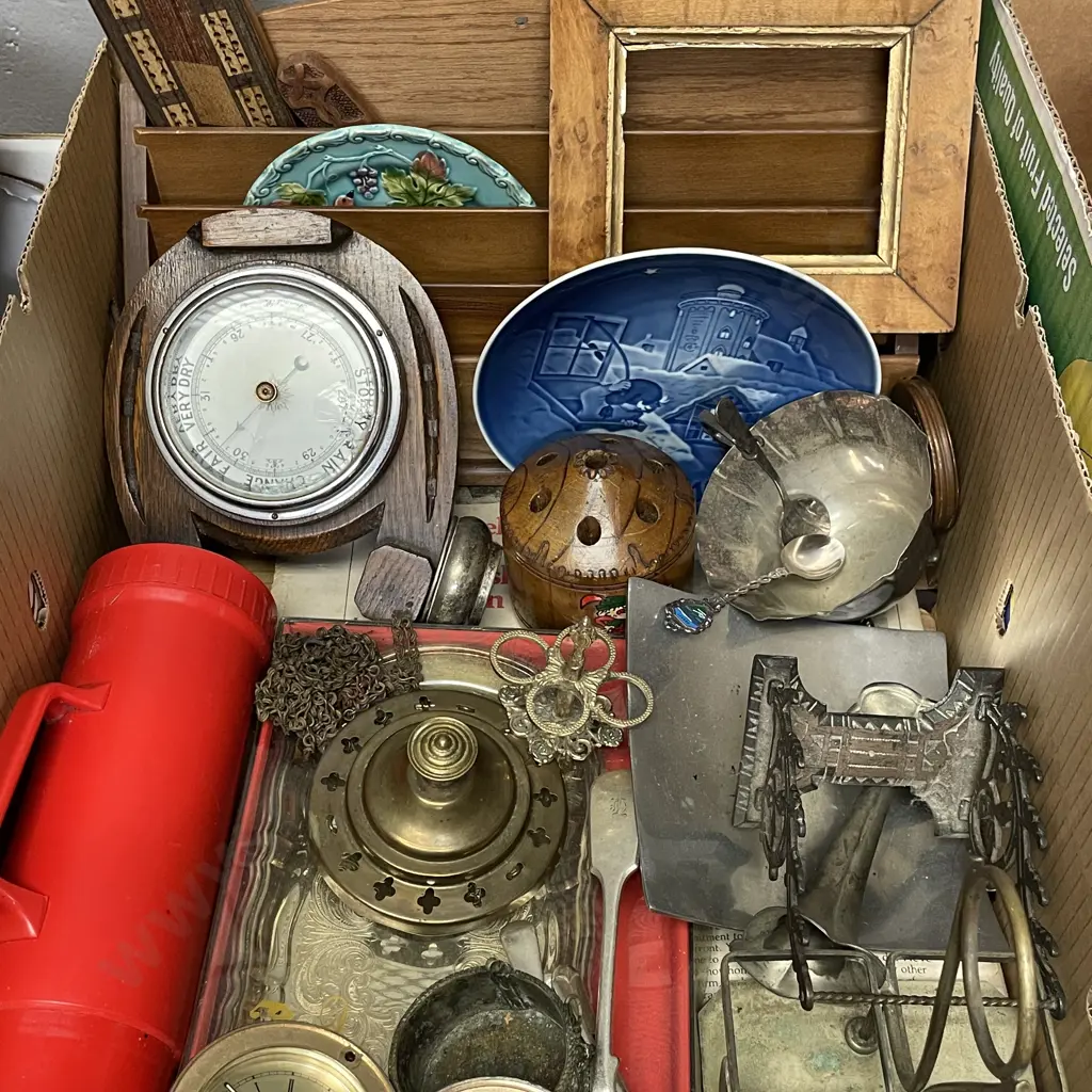 Box lot of Assorted items Image 1++