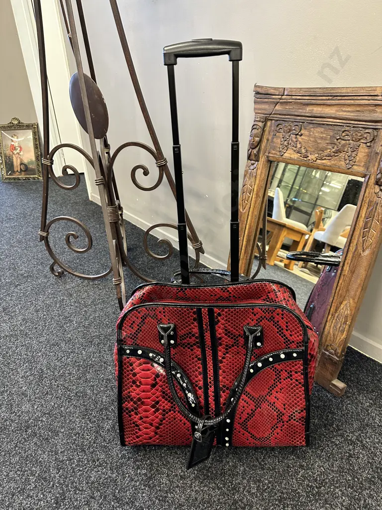 Cabrelli & Co Red / Black Mobile Carry On Luggage / Handbag Image 1++