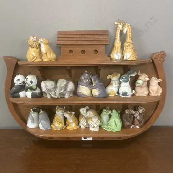 Vintage Franklin Mint Noahs Ark Salt & Pepper Shakers (1987) Wooden Ark Stand With 24 Ceramic Salt & Pepper Shakers