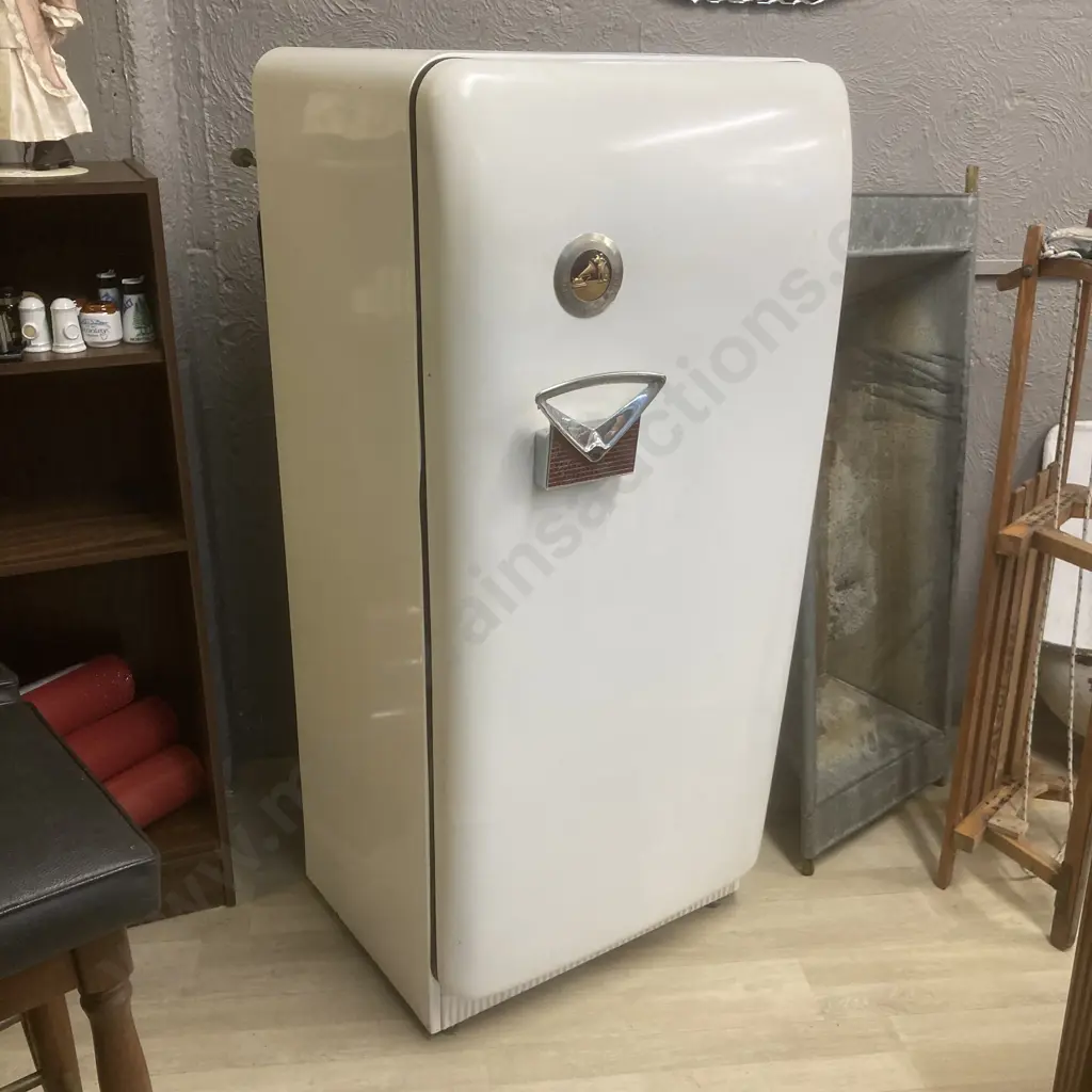 Retro HMV (His Masters Voice) Fridge - Needs To Be Electrically Approved Image 1++