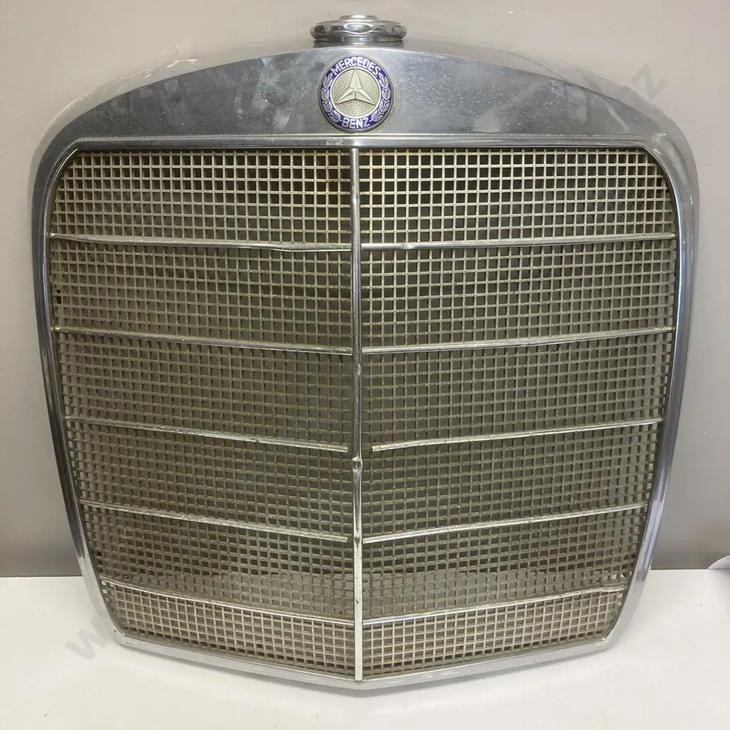 Vintage Mercedes Benz Grill Image 1++