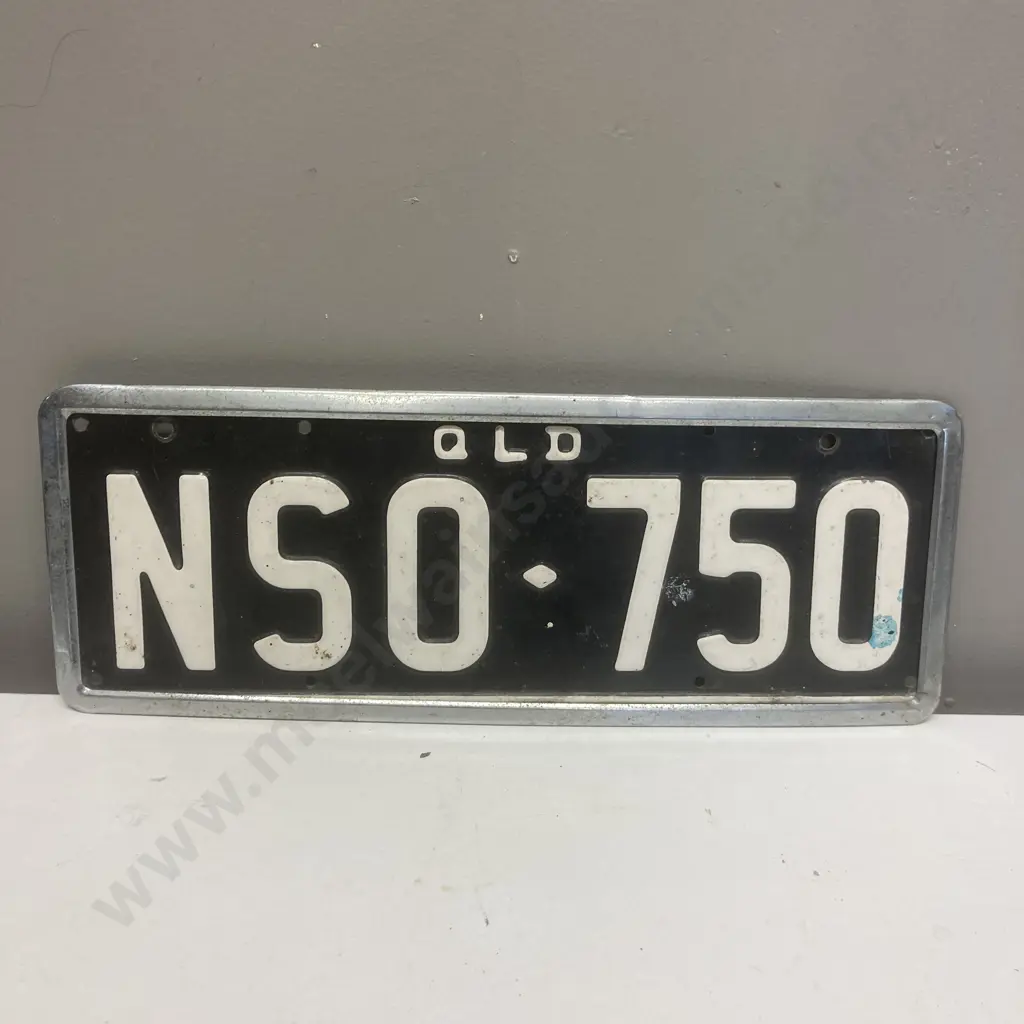 Vintage 1960's Queensland Australia License Plate Image 1++