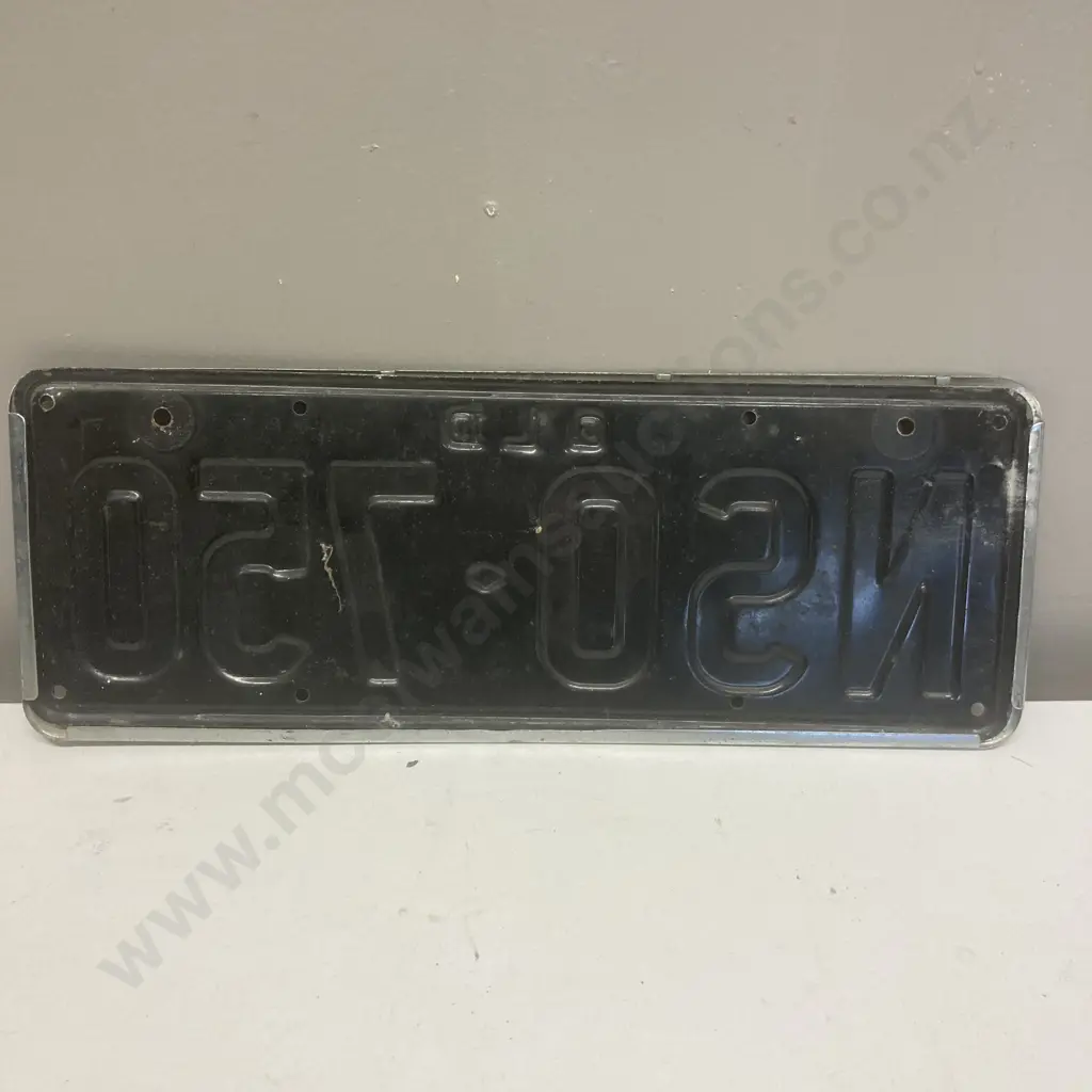 Vintage 1960's Queensland Australia License Plate Image 1++