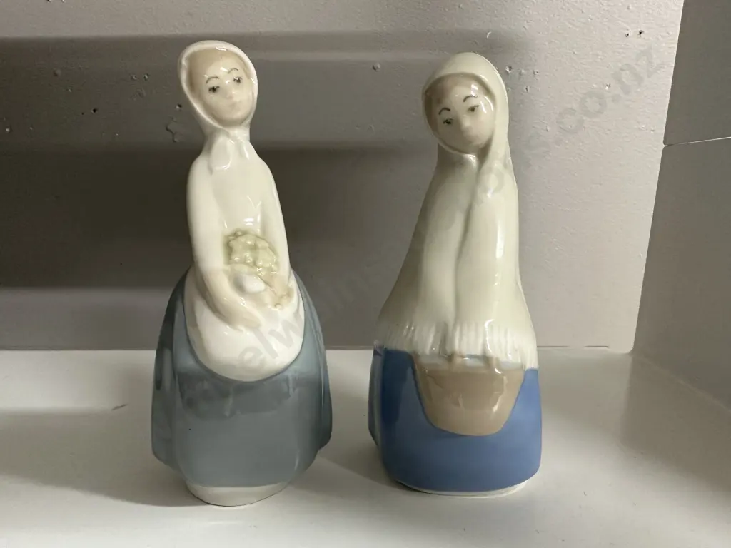 Pair Of Figurines Including Rex Image 1++