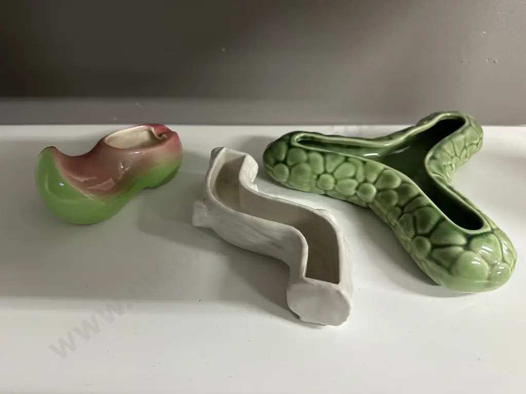 Selection Of Vases & Ashtrays Image 1++