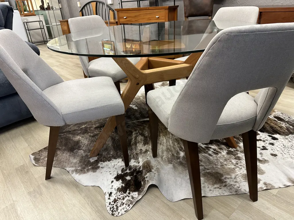 Round Glass Top Table (DIa130cm) With Oak Tri Leg Base & 4 Cream Fleck Chairs (Ex Freedom Furniture) Image 1++