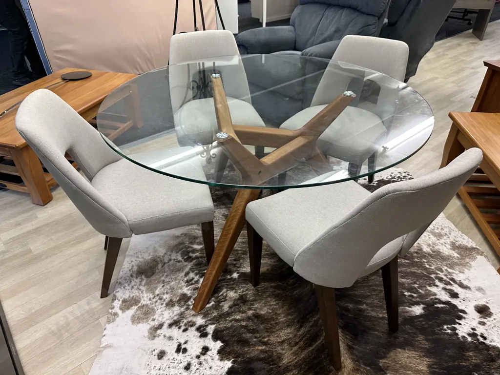 Round Glass Top Table (DIa130cm) With Oak Tri Leg Base & 4 Cream Fleck Chairs (Ex Freedom Furniture) Image 1++