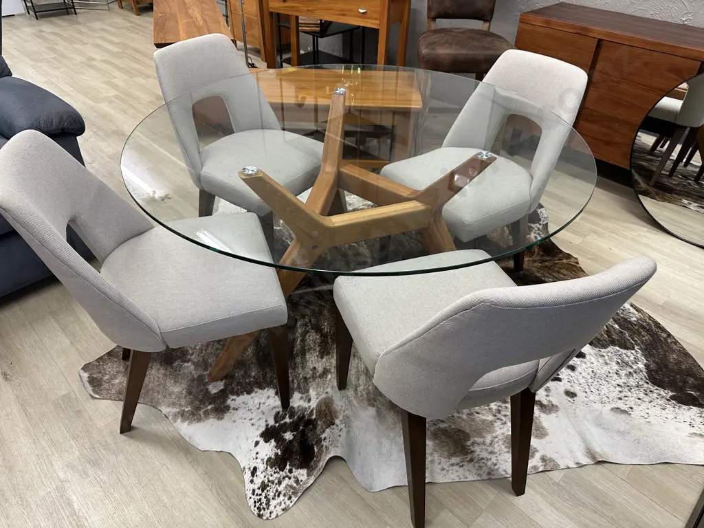 Round Glass Top Table (DIa130cm) With Oak Tri Leg Base & 4 Cream Fleck Chairs (Ex Freedom Furniture) Image 1++