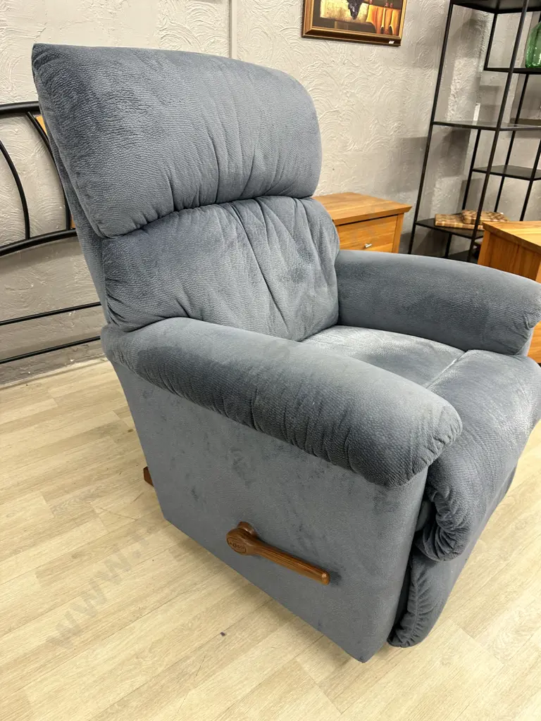 Pale Blue La-Z-Boy Recliner - Gents Size Image 1++