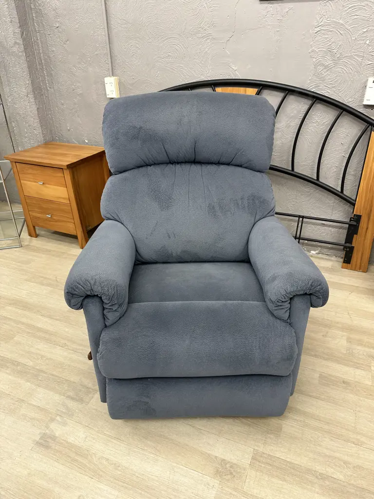 Pale Blue La-Z-Boy Recliner - Ladies Size Image 1++