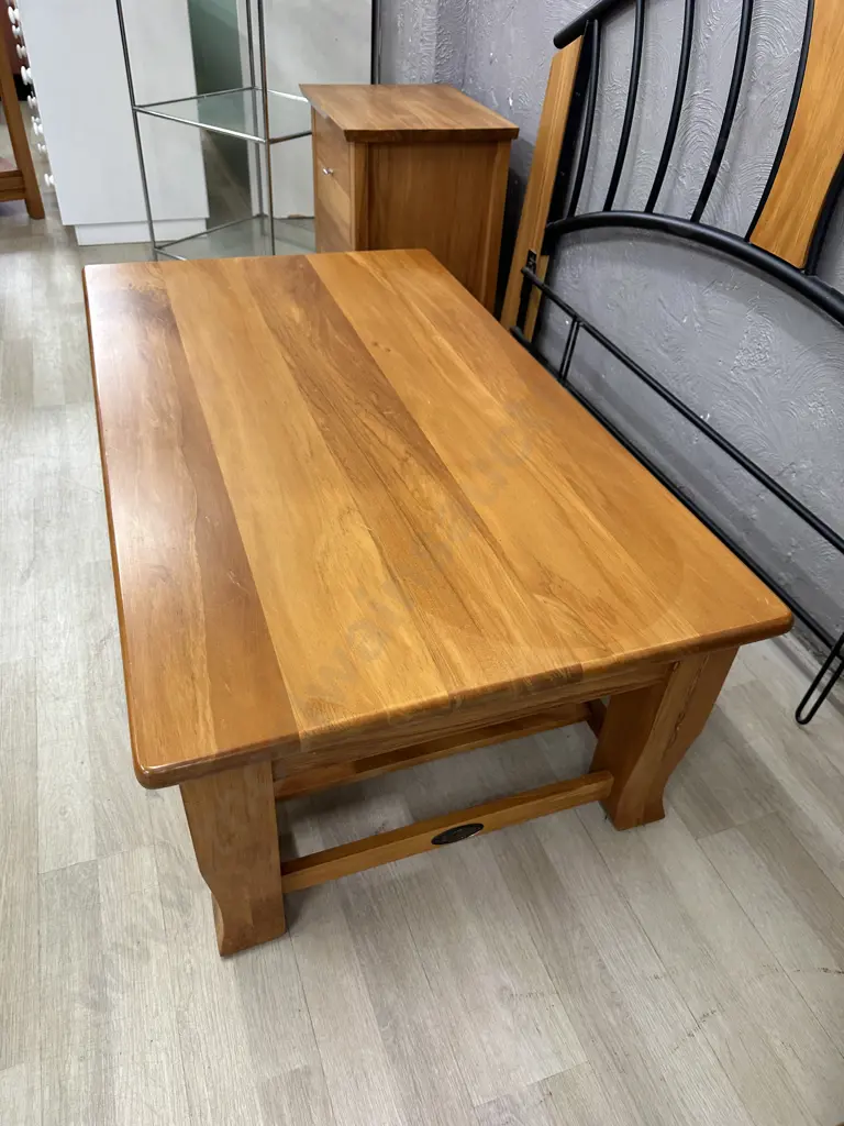 Living Style Furniture Rimu Coffee table With Slatted Shelf At Base, H42 W120 D69cm Image 1++