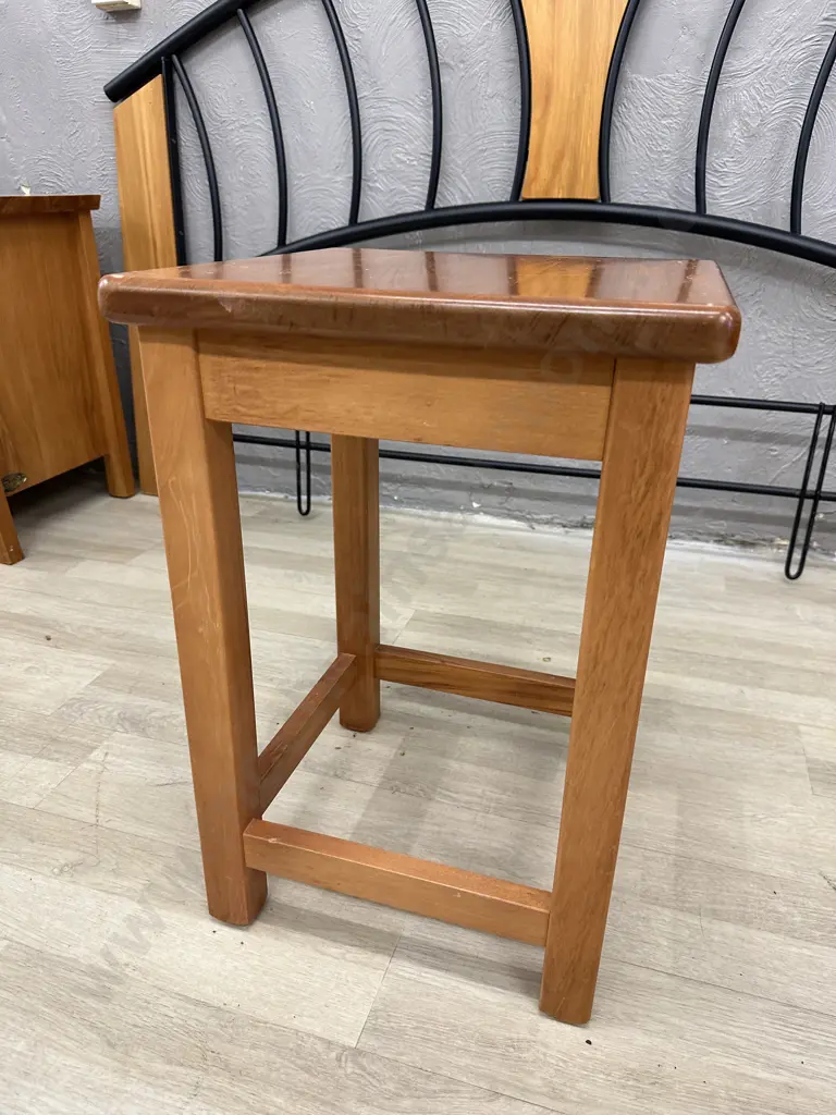 Rimu Kitchen Stool, H55 W38 D38cm Image 1++