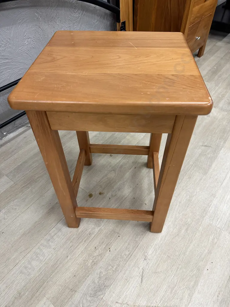 Rimu Kitchen Stool, H55 W38 D38cm Image 1++