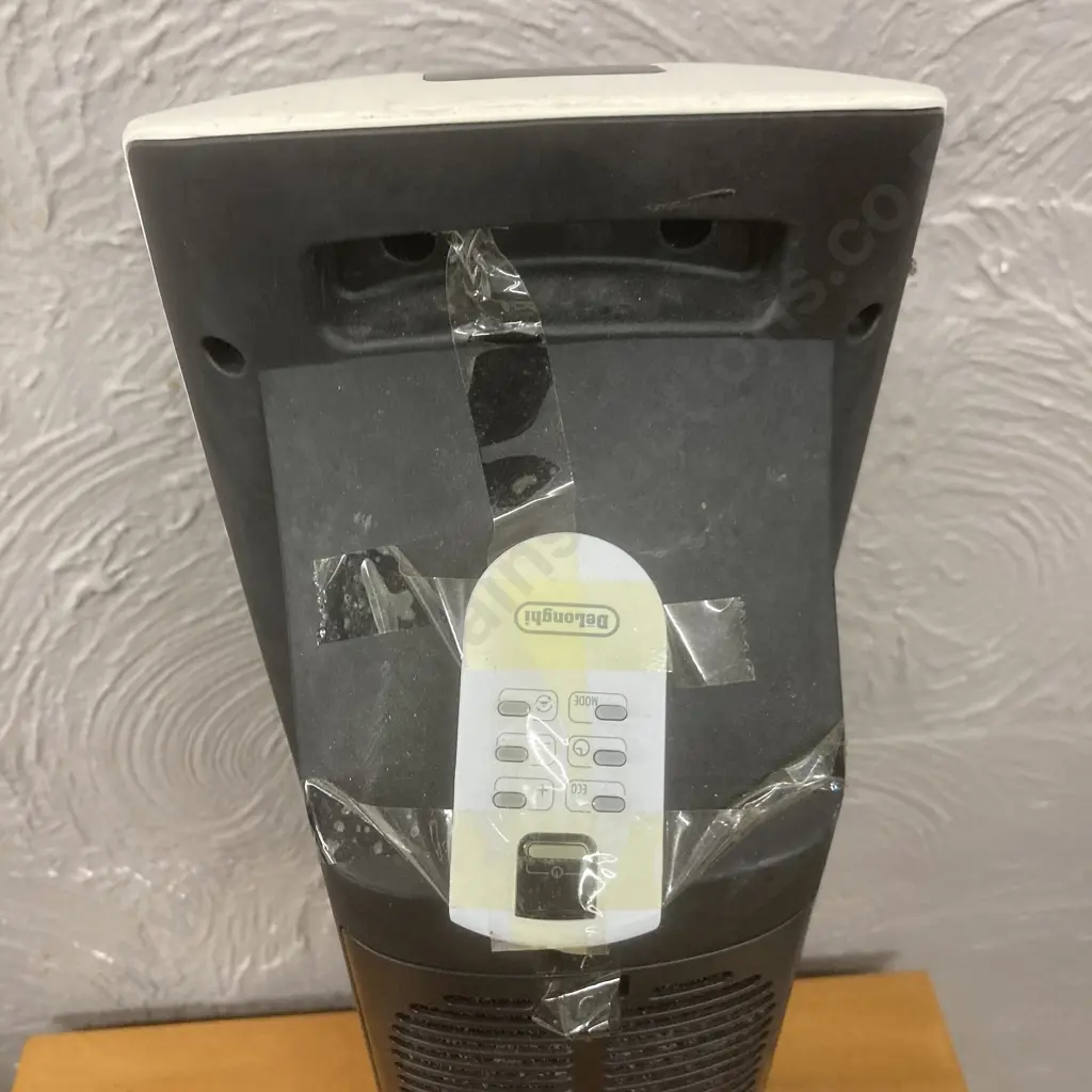 Delonghi Ceramic Technology Heater With Remote Control Image 1++
