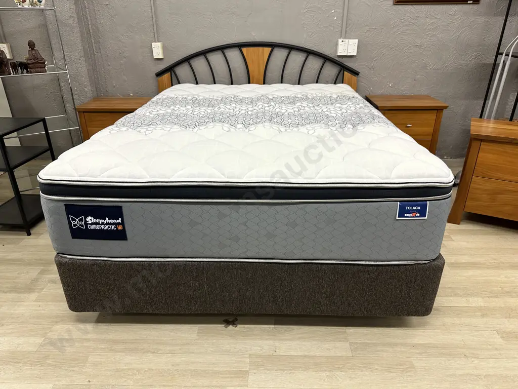 Queensize Bed - Sleepyhead Chiropractic HD Tolaga Mattress & Base (Stained) Image 1++