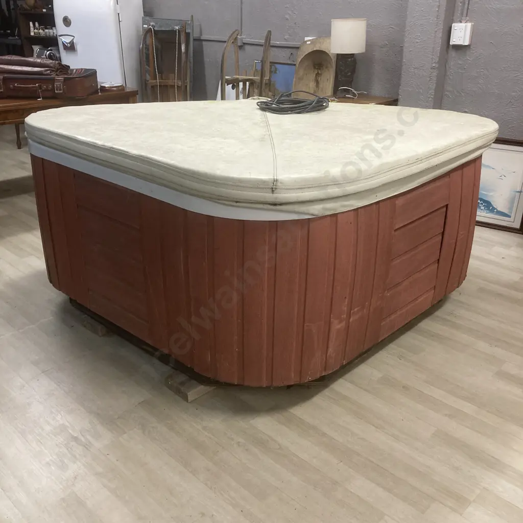 Hot Spring Spas Solana Spa With Owners Manual & Pool Cover, Model 23335, Purchased 9th August 2001 (Sold As Is Where Is) Image 1++