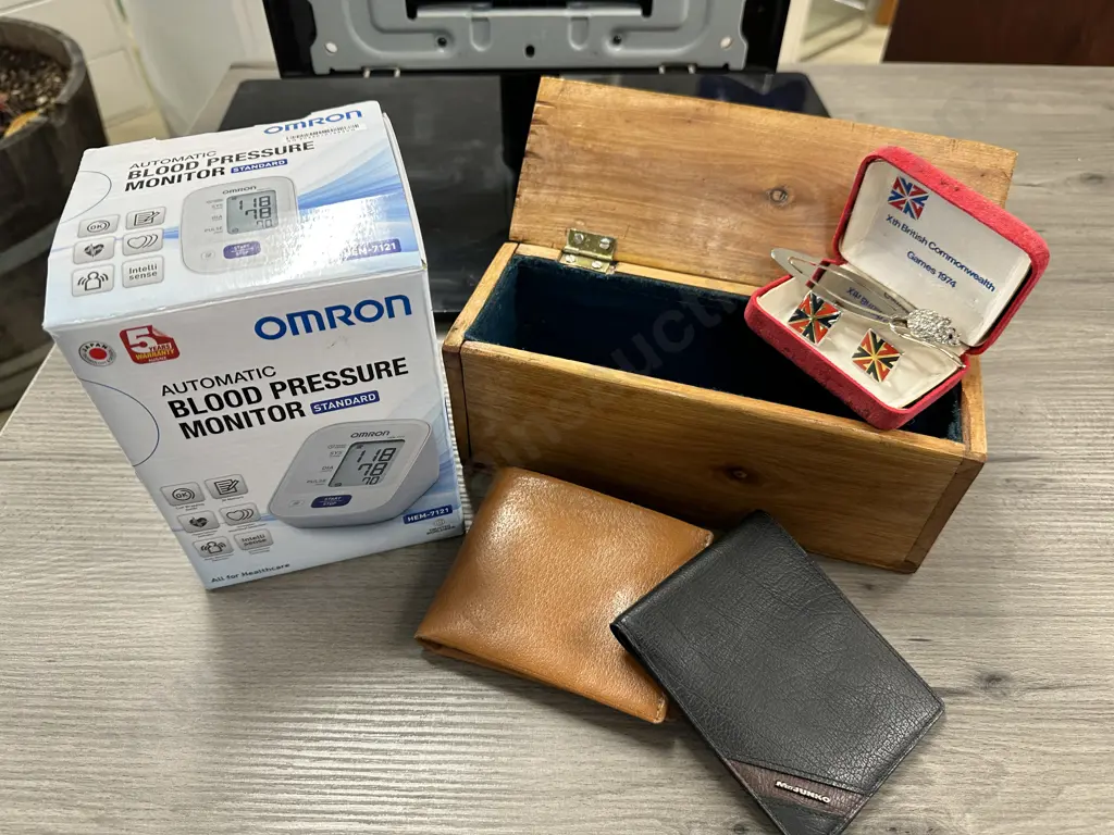 Omron Blood Pressure Monitor, Wallets, Cuff Links Etc Image 1++