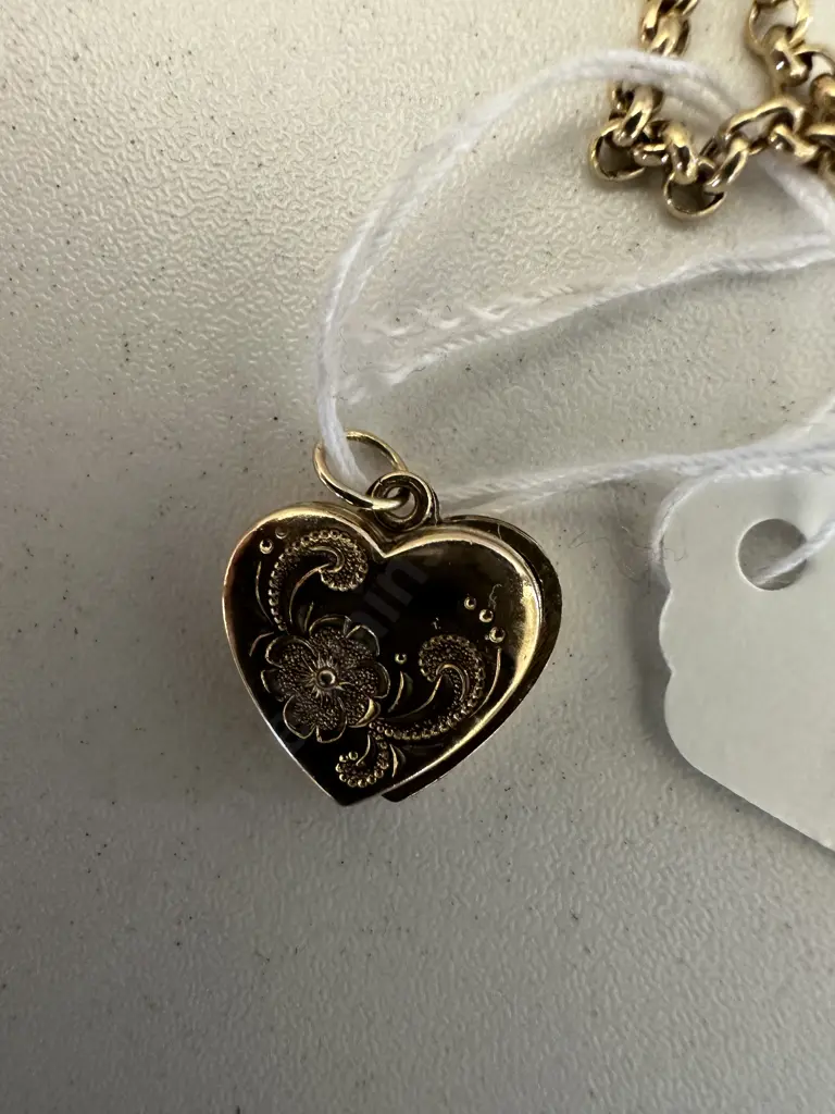 375 Gold Heart Shaped Locket Pendant With Small Stamped Gold Chain Image 1++