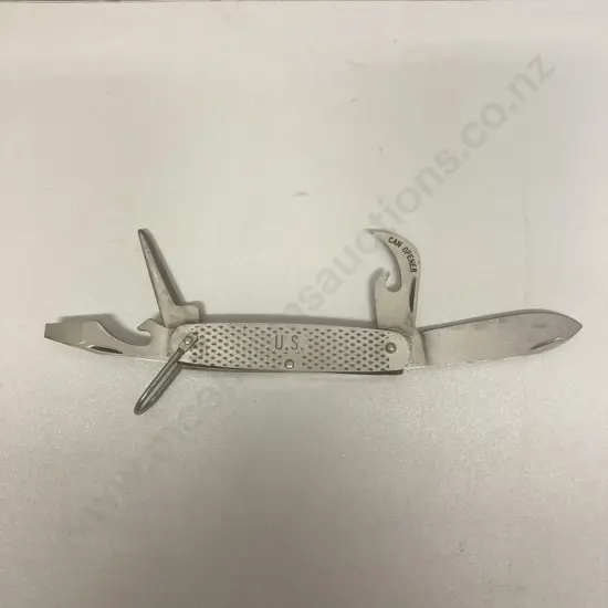 Vintage 1986 U.S. Military Utility Folding Pocket Knife. Stamped Q 1986