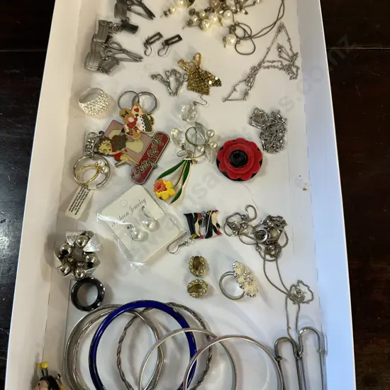 Selection of Assorted Costume Jewellery