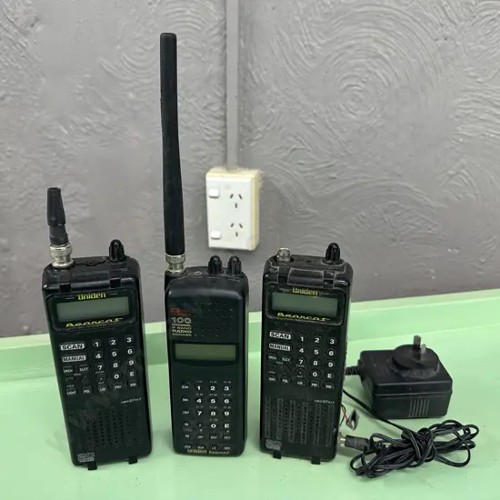 Uniden Bearcat 100 Channel 9 Band Radio Scanner (No Charger), 2 x Uniden Bearcat 20 Channel Scanners & 1 Charger