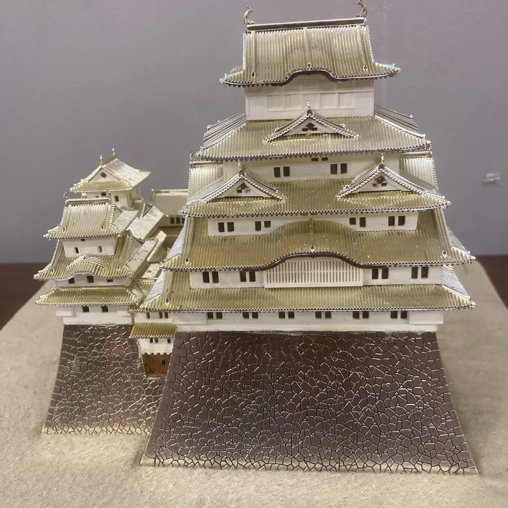 Plastic Model Oriental House On Base, H17 W28 D24cm Image 1++