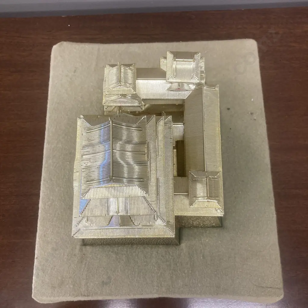 Plastic Model Oriental House On Base, H17 W28 D24cm Image 1++