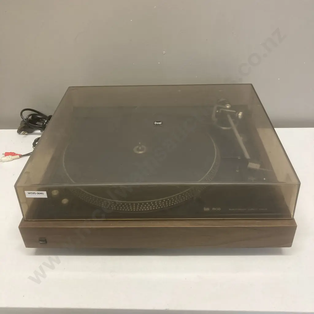 Dual 606 Electronic Direct Drive Turntable Image 1++