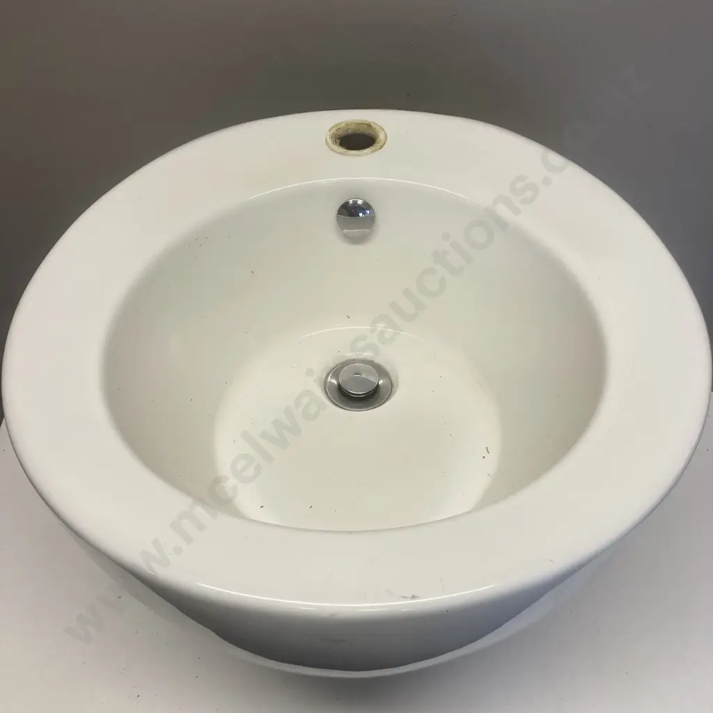 Wall Mount Porcelain Basin Image 1++