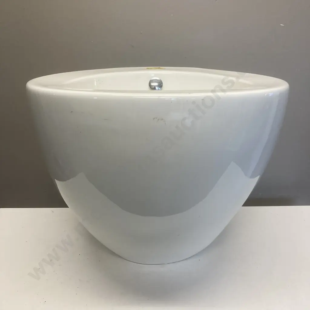 Wall Mount Porcelain Basin Image 1++