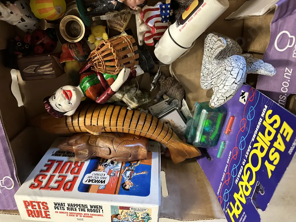 Box Of Vintage Items  Image 1++