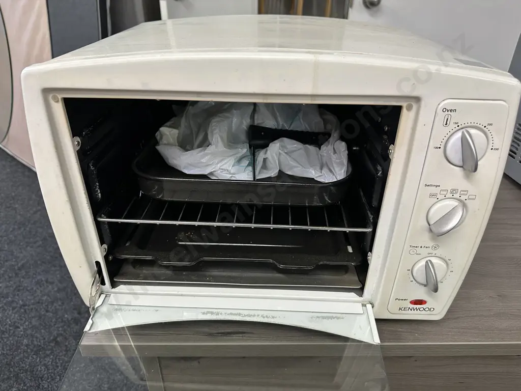 Kenwood Benchtop Ovem - Model MO690 Image 1++
