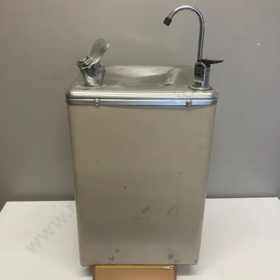 Wall Mount Drinking Fountain
