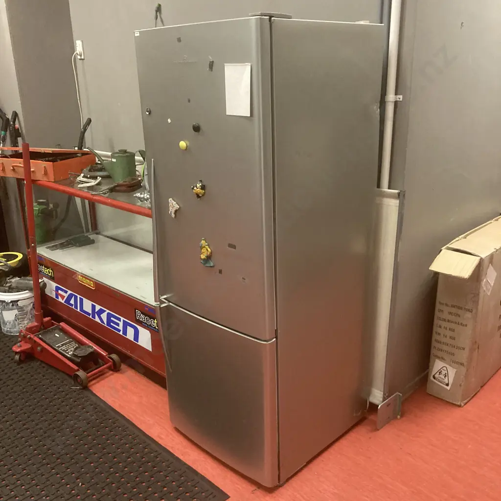 Fridge Freezer - Fisher & Paykel E402B Silver, Active Smart, #BLF289728 Image 1++