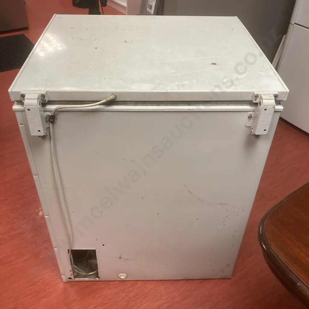 Chest Freezer - Westinghouse 210Litre, #71890288 Image 1++