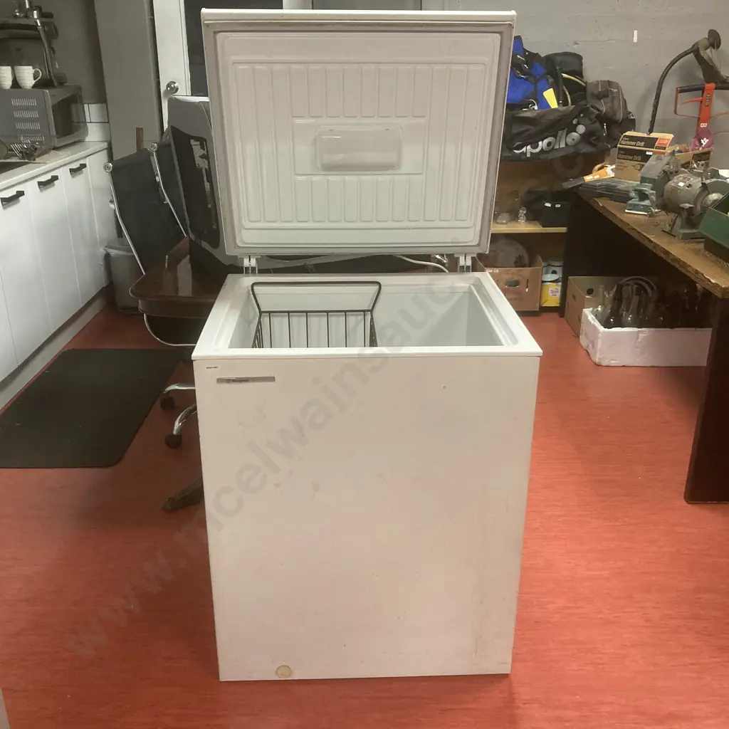 Chest Freezer - Westinghouse 210Litre, #71890288 Image 1++