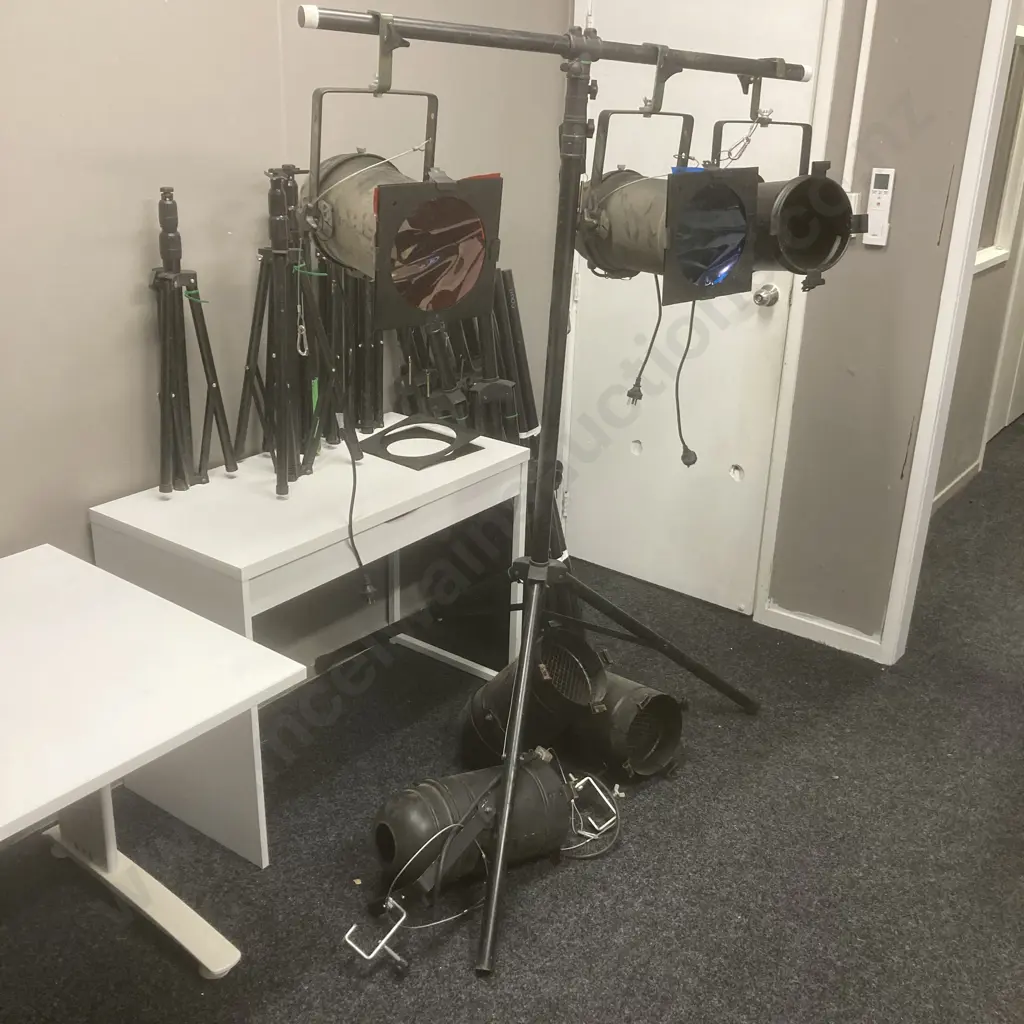 Lot of Stage / Entertainment Lights,3 x PAR-64L Lights, 3 x Can lights, Assorted Sized Adjustable Stage Light Stands Image 1++