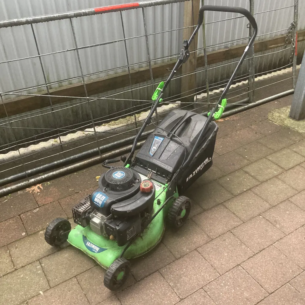 Lawnmower - EaziMow Series 2, 123cc With Catcher Image 1++