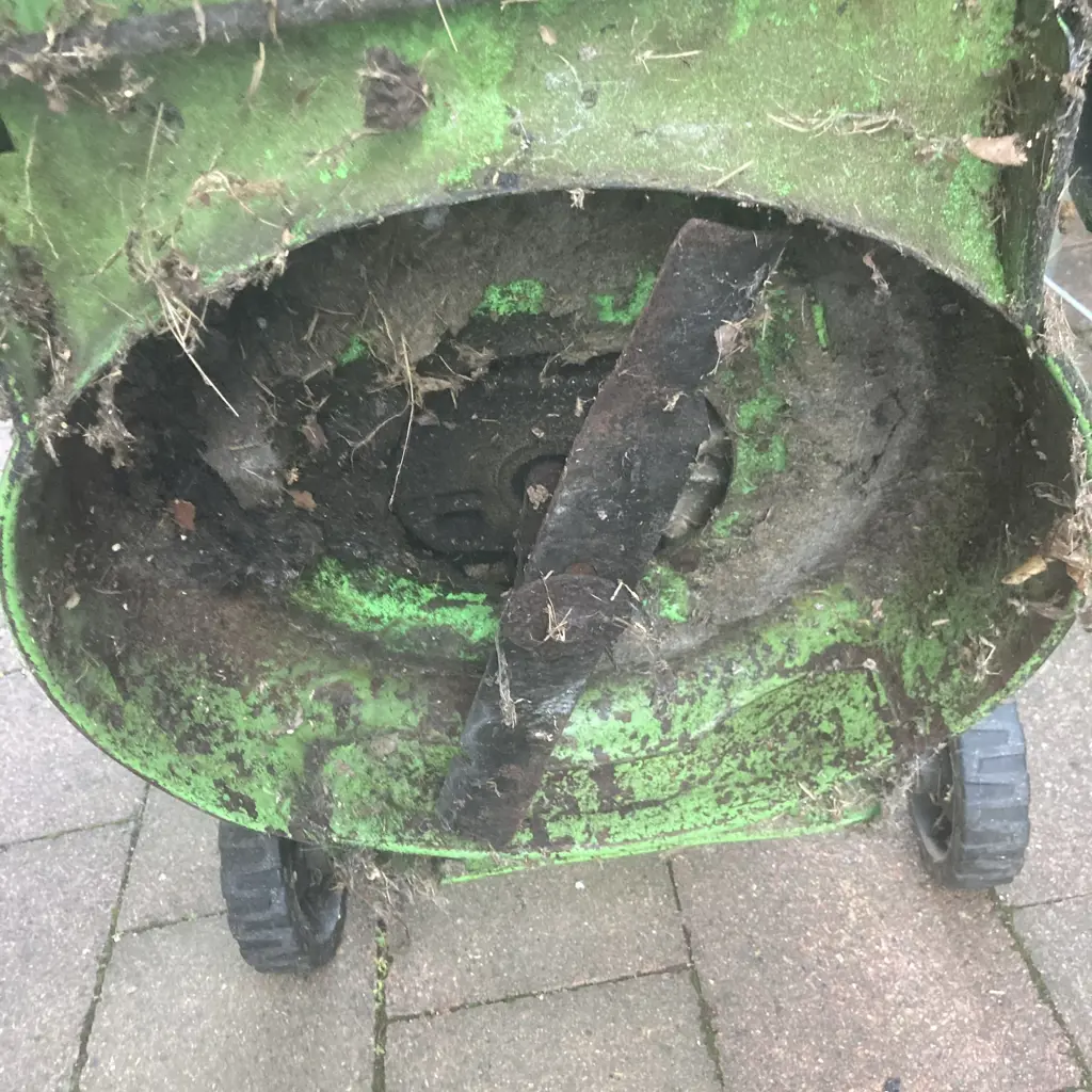 Lawnmower - EaziMow Series 2, 123cc With Catcher Image 1++