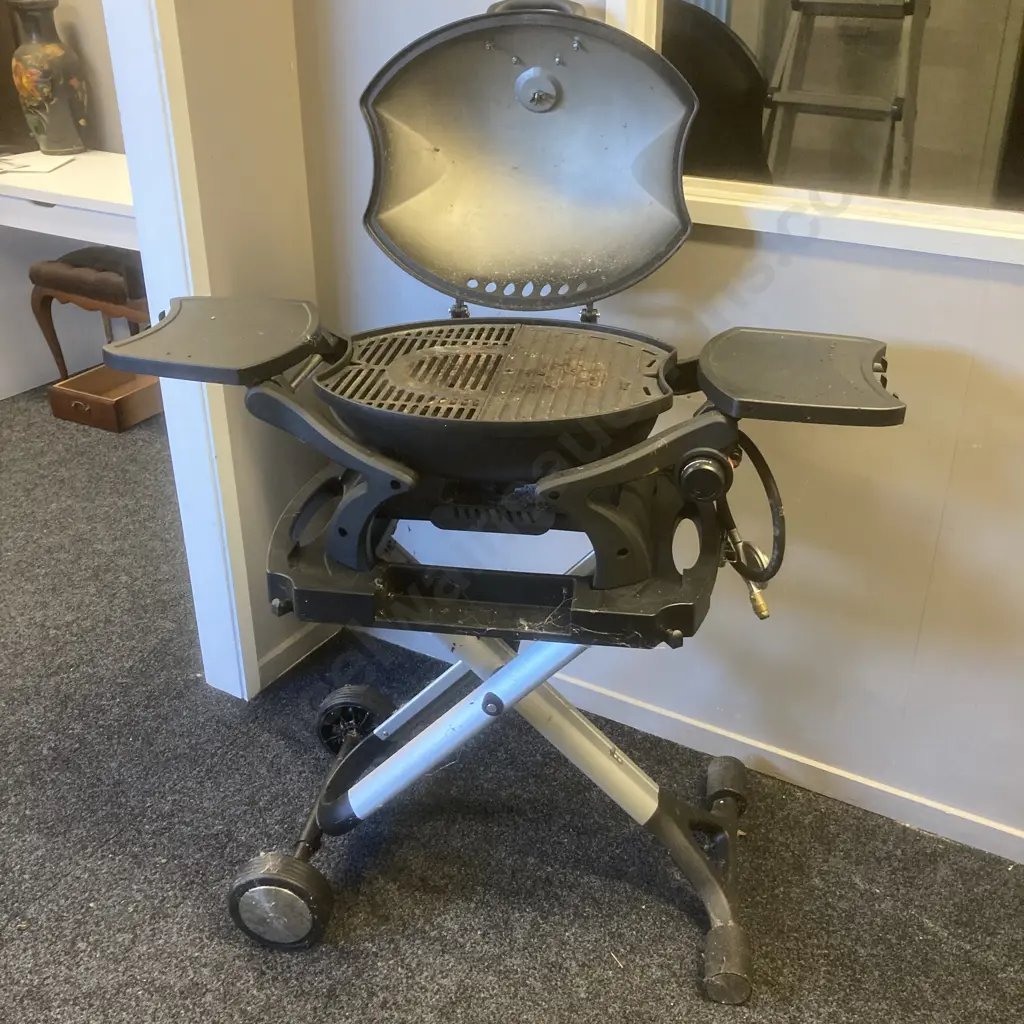 Gasmate Odyssey1 Portable BBQ With Fold Up Trolley & Manual (Gas Line May Need Replacing) Image 1++
