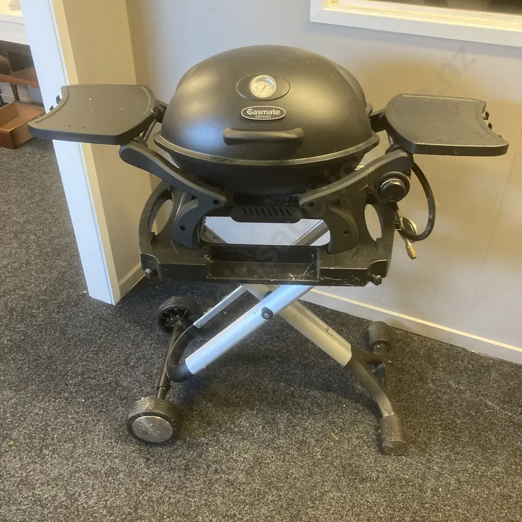 Gasmate Odyssey1 Portable BBQ With Fold Up Trolley & Manual (Gas Line May Need Replacing) Image 1++