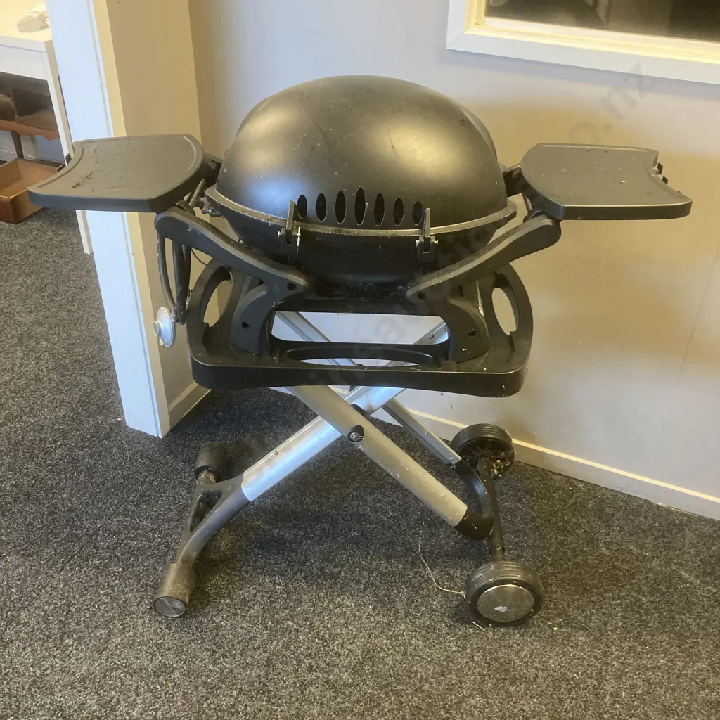 Gasmate Odyssey1 Portable BBQ With Fold Up Trolley & Manual (Gas Line May Need Replacing) Image 1++
