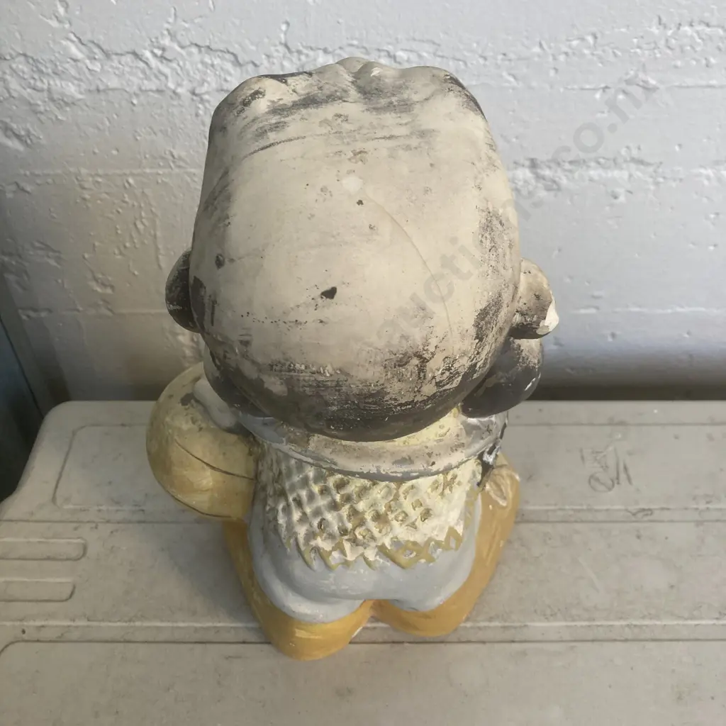 Pair of Basketball Player Concrete Garden Figures, 32 x 21cm Image 1++