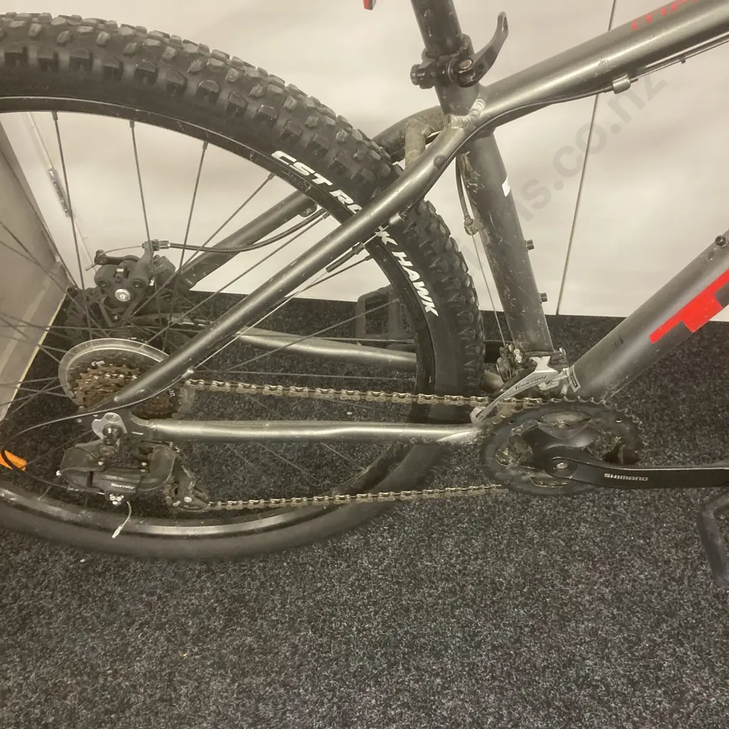 Silver Trek Marlin 4 Mountain Bike Image 1++