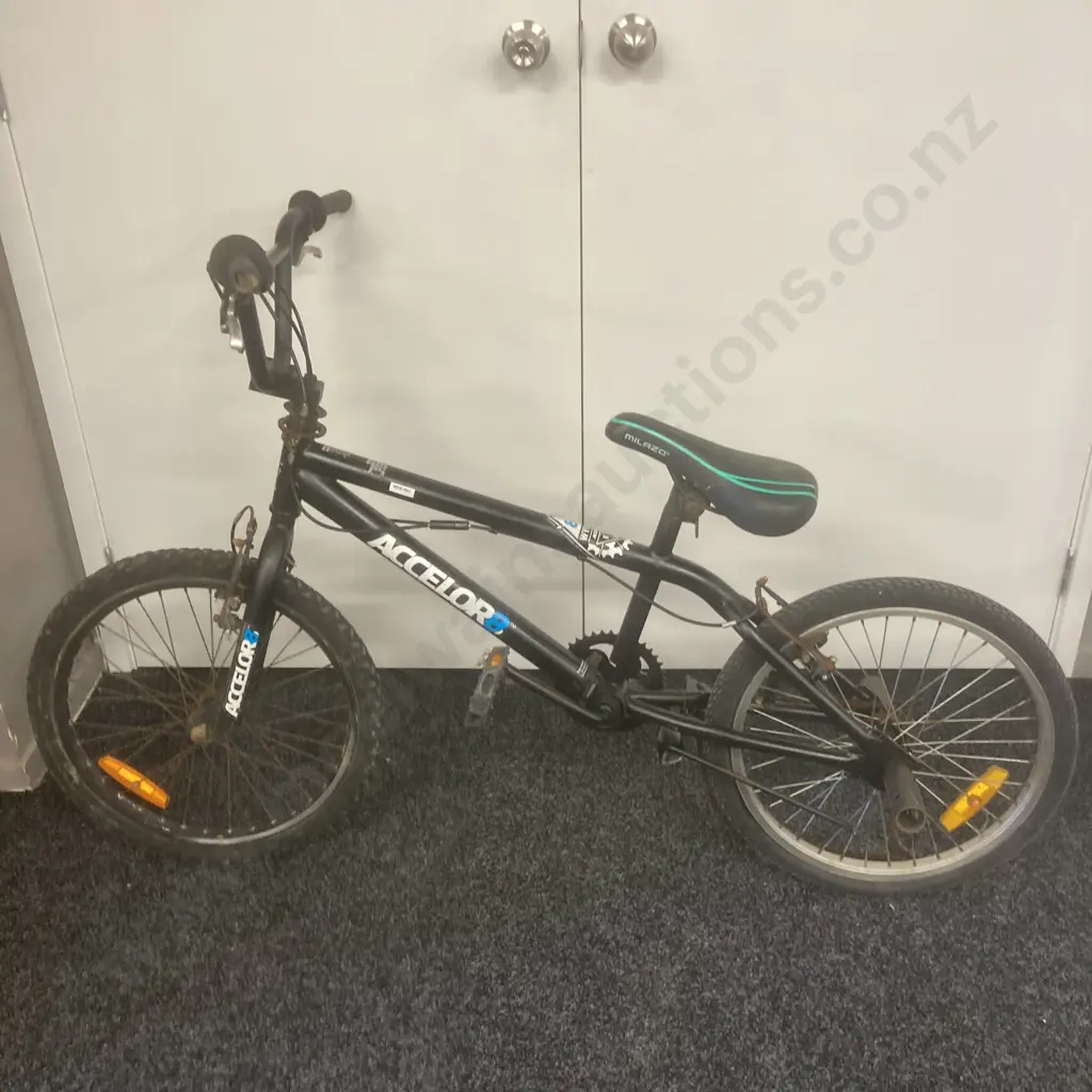 Black Accelor BMX Image 1++