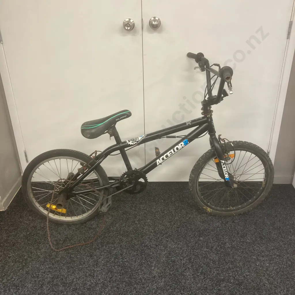 Black Accelor BMX Image 1++