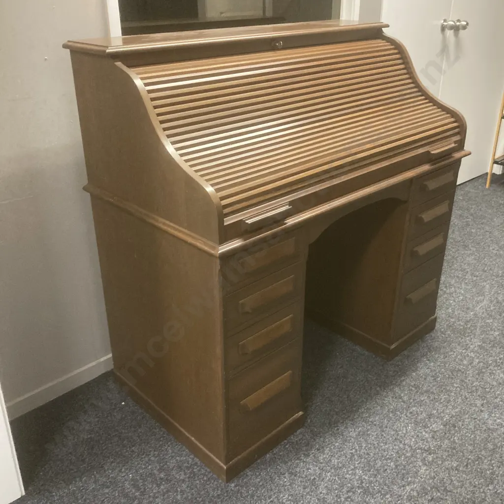 Large Mahogany Roll Top Desk With Key, 20 Various Drawers & Pigeon Holes, H115 W117 D62cm Image 1++