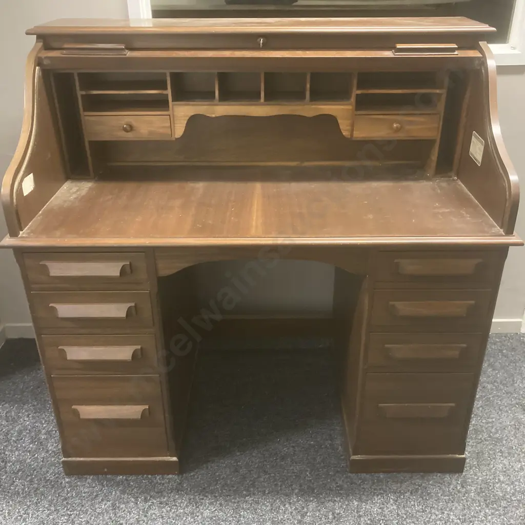 Large Mahogany Roll Top Desk With Key, 20 Various Drawers & Pigeon Holes, H115 W117 D62cm Image 1++