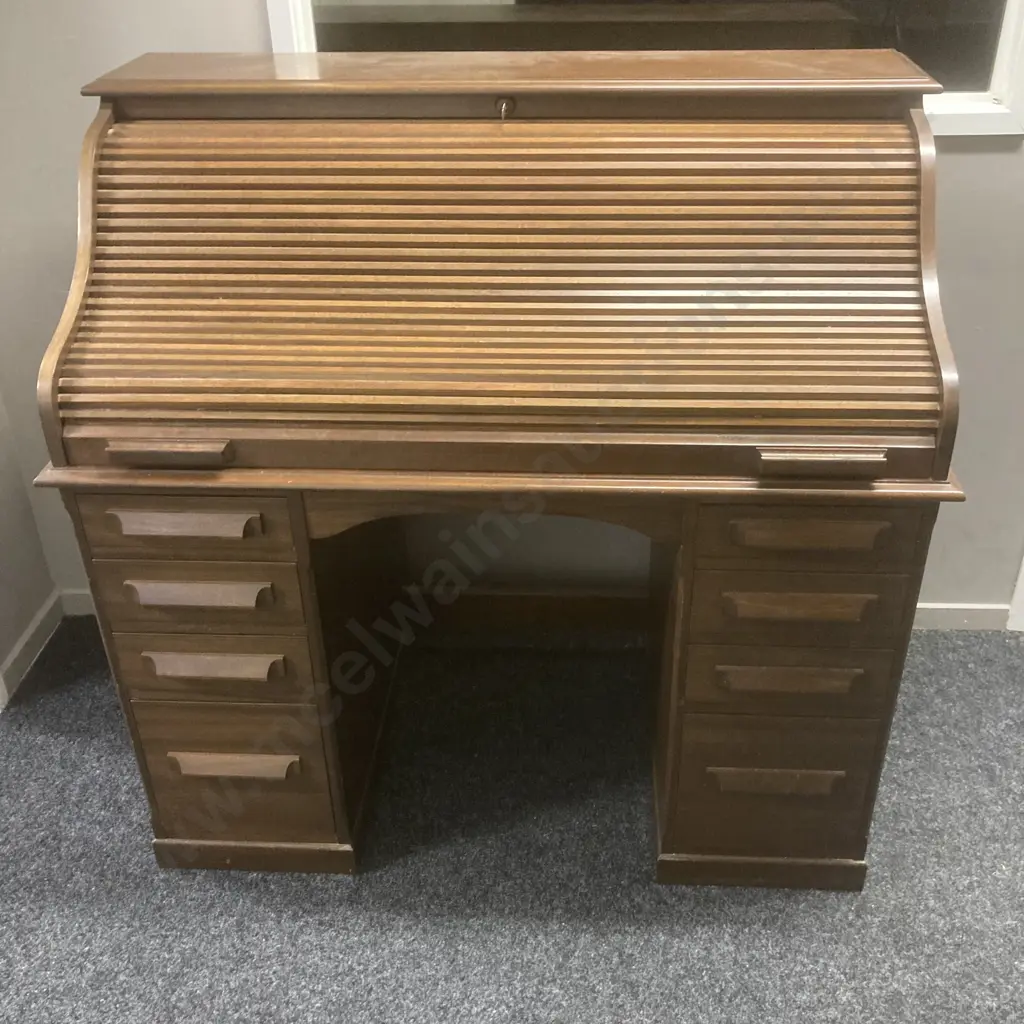 Large Mahogany Roll Top Desk With Key, 20 Various Drawers & Pigeon Holes, H115 W117 D62cm Image 1++